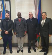 Líder de la Bancada de la SWAPO en la Asamblea Nacional se reúne con diplomáticos cubanos.