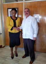 Embajador cubano es recibido por la Viceministra de la Cancillería Namibia.