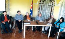 Lévano, en la extrema izquierda de la foto, participa en panel de expertos contra el bloqueo a Cuba, en octubre de 2018