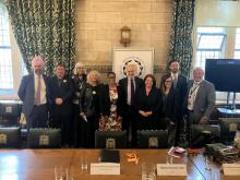 The Cuban ambassador to the United Kingdom, Ismara Vargas Walter, participated in a round table organized by the British Group of the Inter-Parliamentary Union (BGIPU). The session was presided over by parliamentarian Fabian Hamilton, president of the BGIPU and the All-Party Parliamentary Group on Latin America.