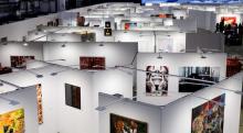 Artiști vizuali cubanezi expun la un târg de artă contemporană din România