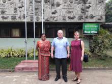 Official of the Department of National Zoological Gardens of Sri Lanka receives the Cuban ambassador