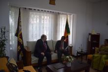 Encuentro del embajador de Cuba en Sri Lanka con Gobernador de la Provincia Central