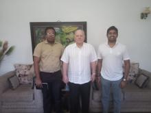 Encuentro del embajador de Cuba en SriLanka con directivos de Yaden Laboratories