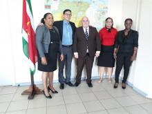 Ministro de Comercio, Industria y Turismo de Suriname recibe a Embajador de Cuba