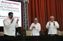 Díaz-Canel: ¡Un mundo mejor es posible, necesario y urgente! ¡Luchemos por él! Díaz-Canel: ¡Un mundo mejor es posible, necesario y urgente! ¡Luchemos por él!