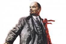Hay que decir que no solo ha sido Lenin uno de los hombres más creadores, más luchadores y más geniales, sino uno de los hombres más valientes, moralmente valiente. Valentía que demostró en pruebas dificilísimas, en decisiones dificilísimas, a lo largo de su vida y a lo largo del proceso revolucionario