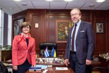 Presidente de Cámara de Comercio e Industria de Ucrania recibe a Jefa de Misión diplomática cubana